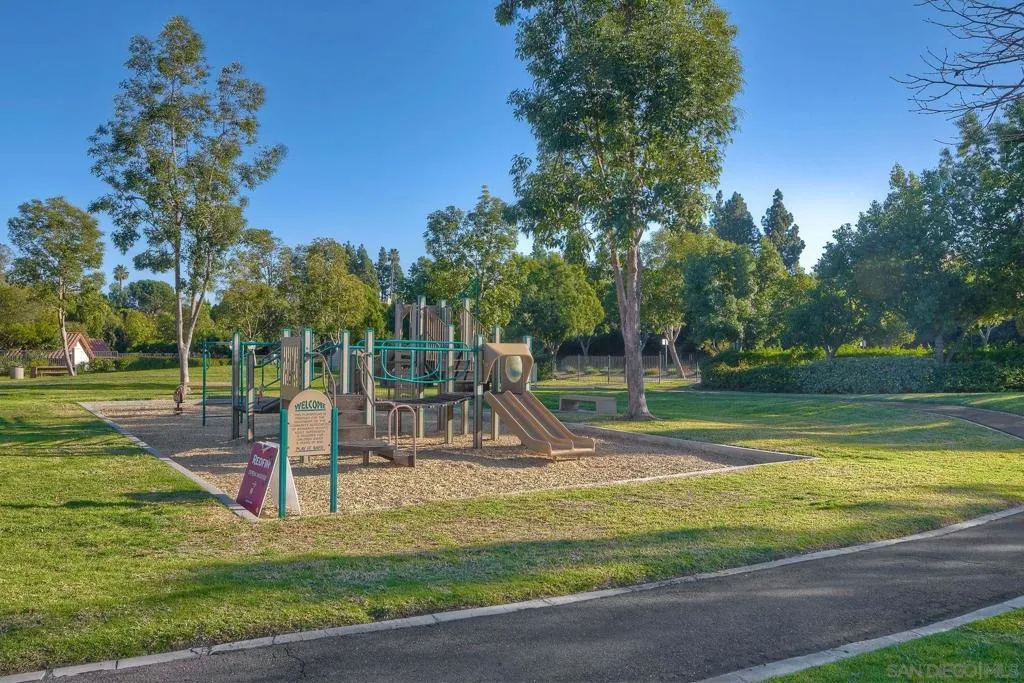 15638 Royal Crown Row, San Diego, California 92128 home-pic-28