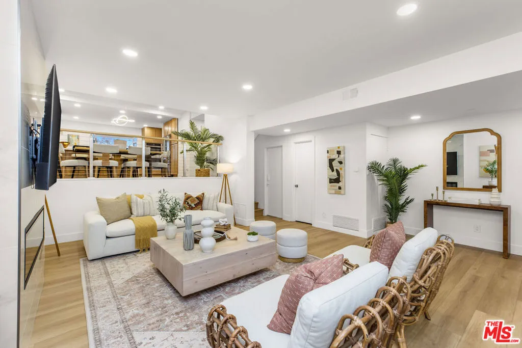 4804 La Villa Marina J, Marina Del Rey, California 90292 home-pic-1