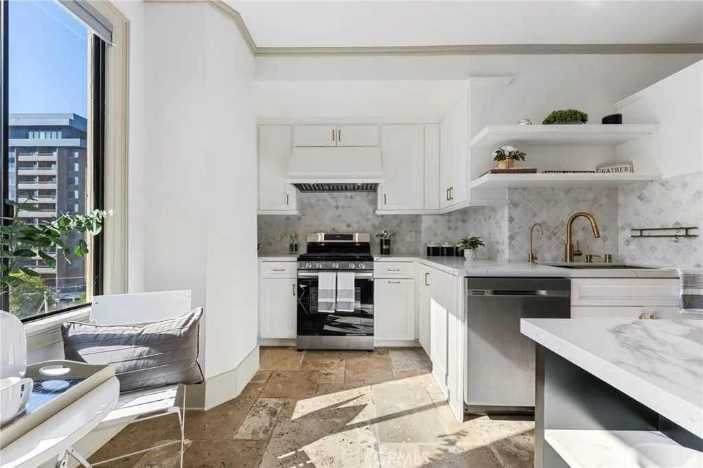 315 W 3rd Street 301, Long Beach, California 90802 home-pic-13