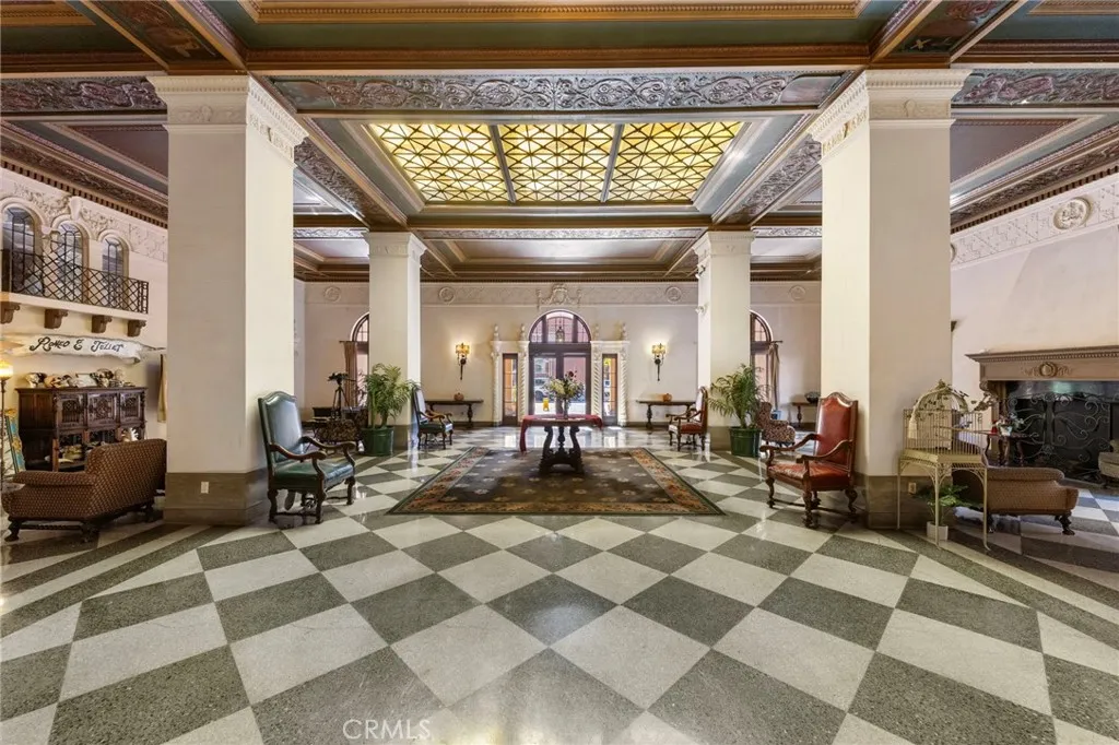 315 W 3rd Street 301, Long Beach, California 90802 home-pic-32