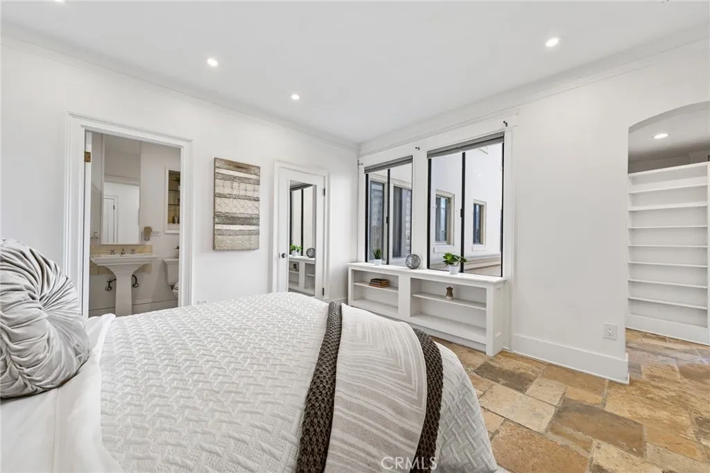 315 W 3rd Street 301, Long Beach, California 90802 home-pic-16