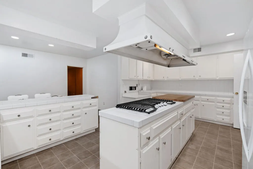 16445 Garvin Drive, Encino, California 91436 home-pic-13
