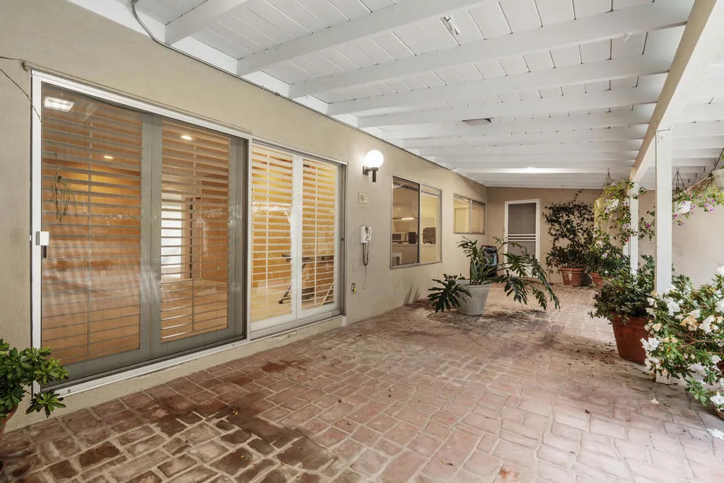 16445 Garvin Drive, Encino, California 91436 home-pic-35