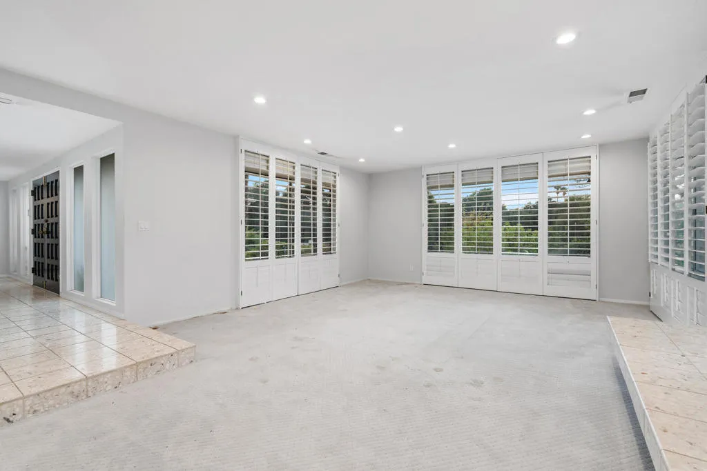 16445 Garvin Drive, Encino, California 91436 home-pic-16