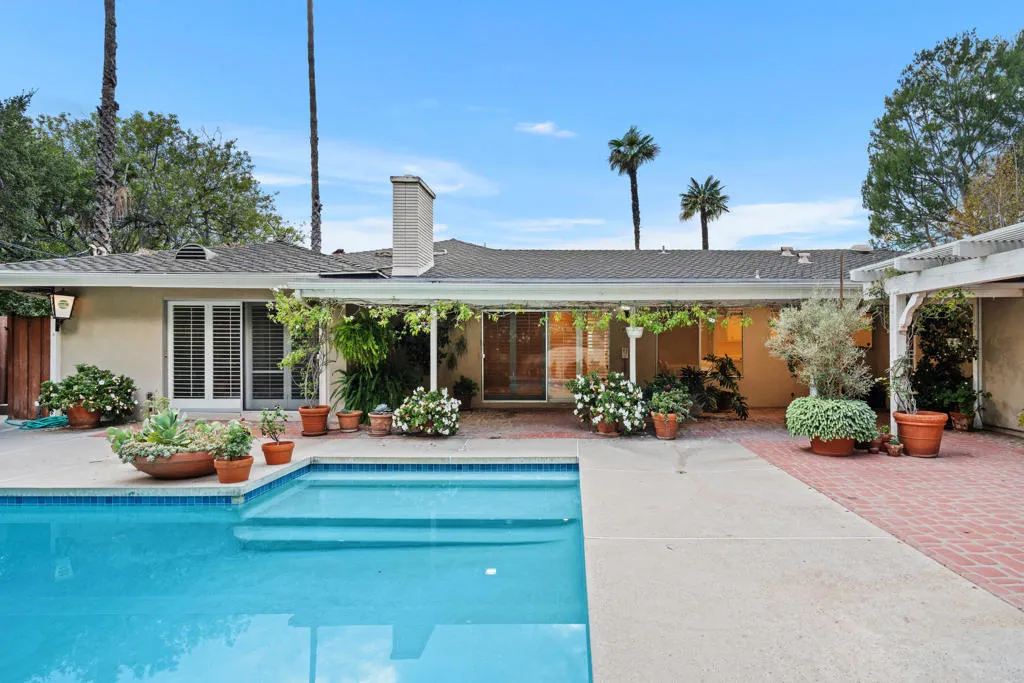 16445 Garvin Drive, Encino, California 91436 home-pic-38