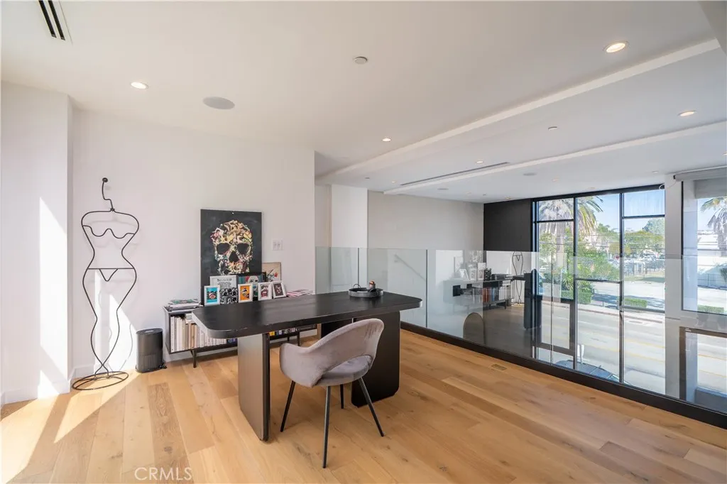 3855 S Centinela, Los Angeles, California 90066 home-pic-15