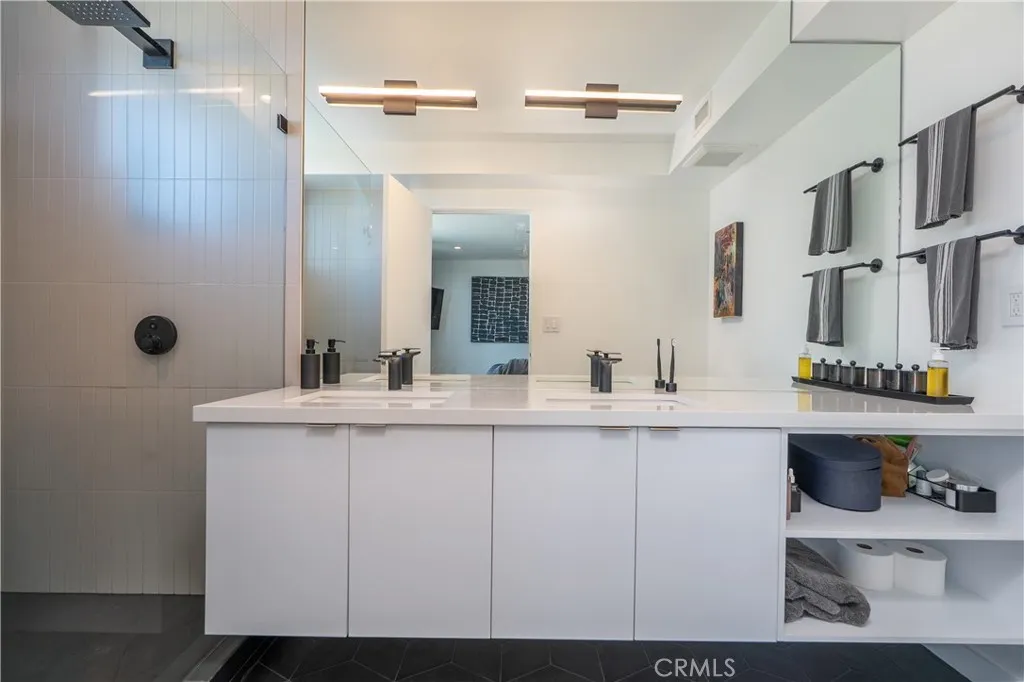 3855 S Centinela, Los Angeles, California 90066 home-pic-25