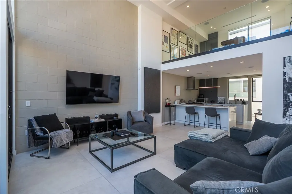 3855 S Centinela, Los Angeles, California 90066 home-pic-4