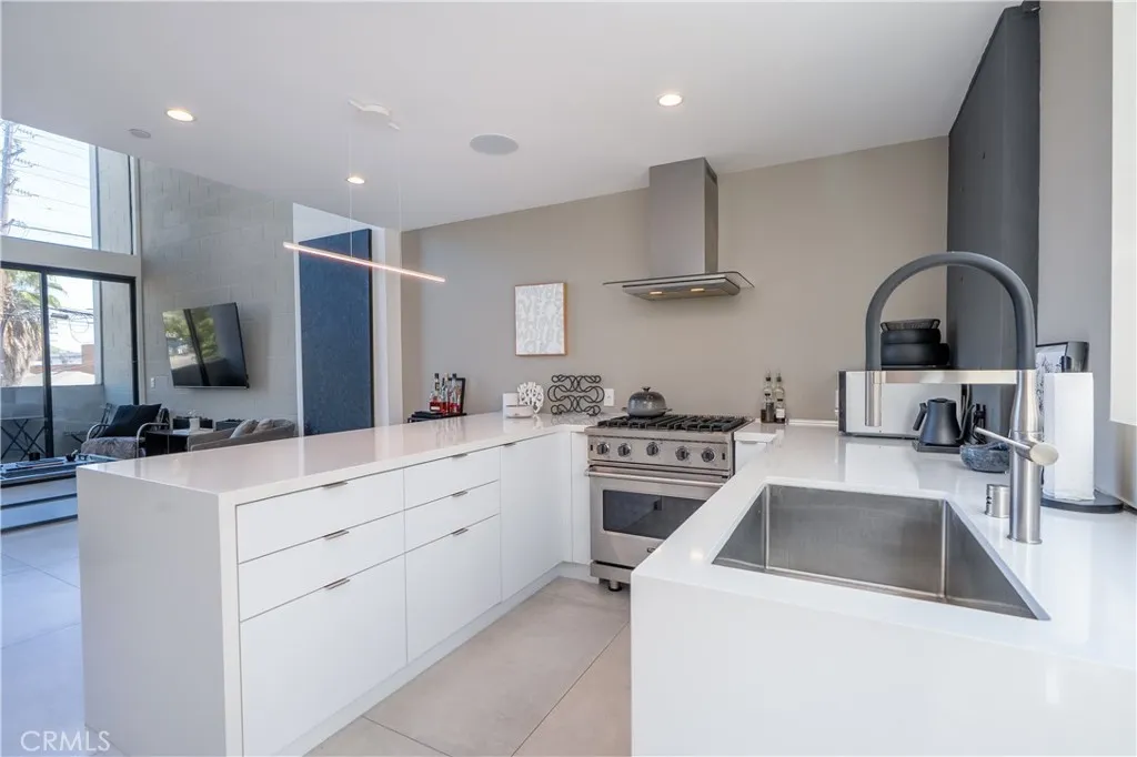 3855 S Centinela, Los Angeles, California 90066 home-pic-8