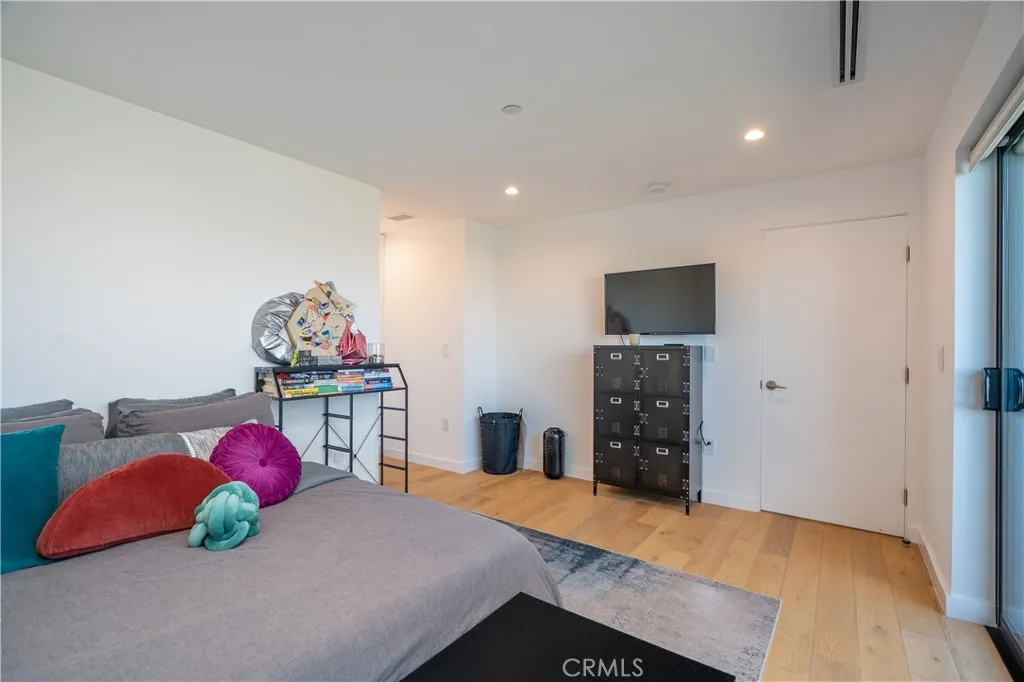 3855 S Centinela, Los Angeles, California 90066 home-pic-30