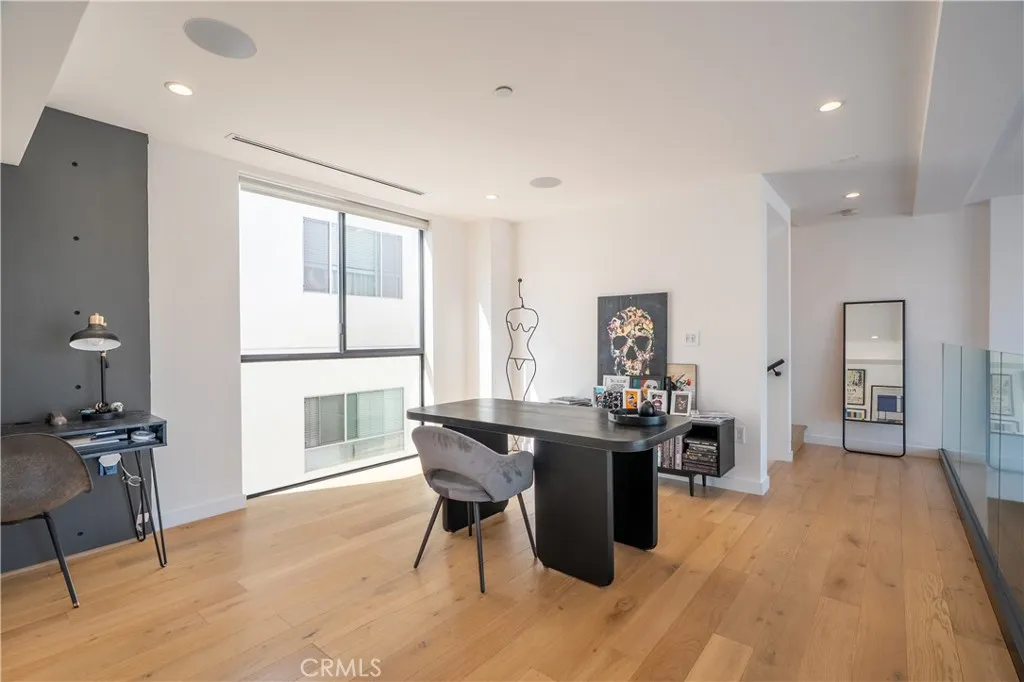 3855 S Centinela, Los Angeles, California 90066 home-pic-14