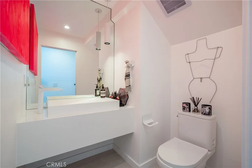 3855 S Centinela, Los Angeles, California 90066 home-pic-11