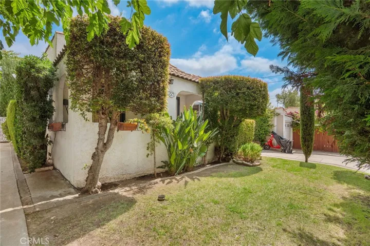 1323 5th Street, Glendale, California 91201