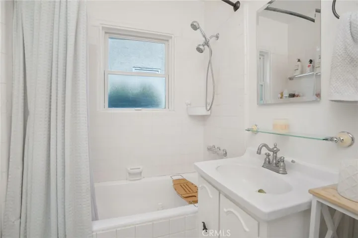1323 5th Street, Glendale, California 91201