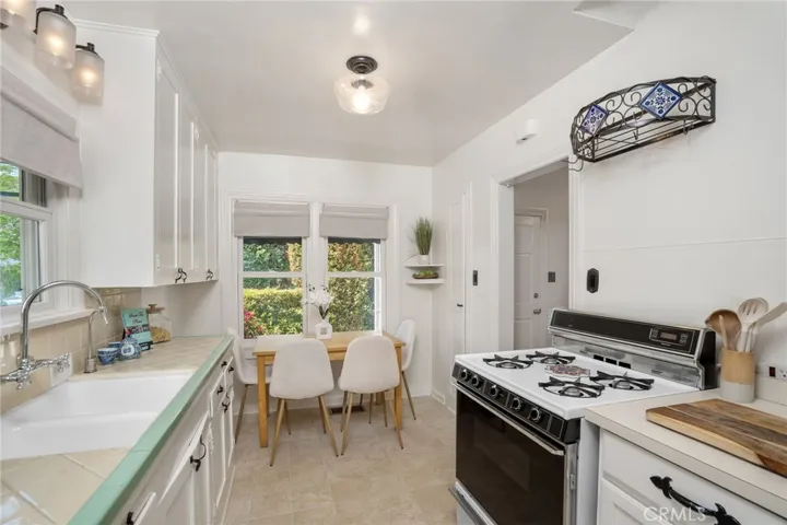 1323 5th Street, Glendale, California 91201