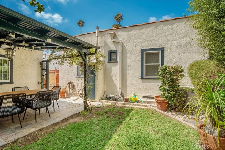 1323 5th Street, Glendale, California 91201
