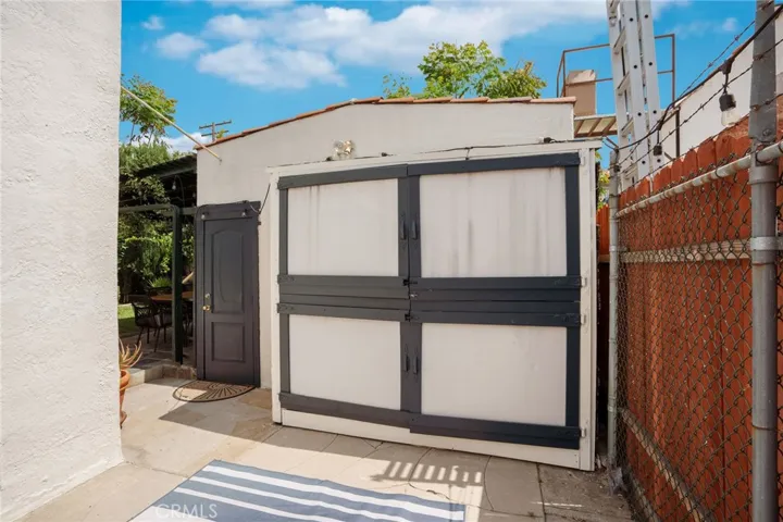 1323 5th Street, Glendale, California 91201