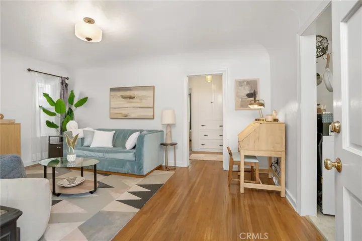 1323 5th Street, Glendale, California 91201
