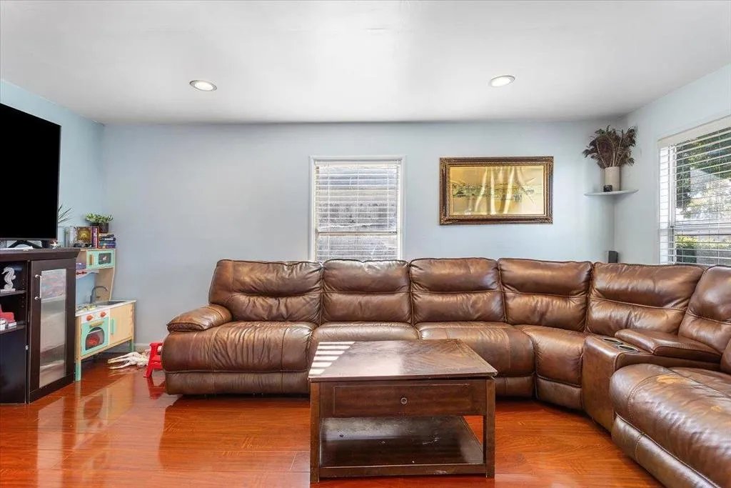 33834 9th Street, Union City, California 94587 home-pic-9