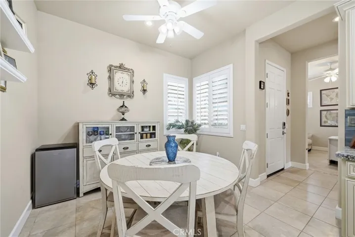 Oversized Breakfast Nook/Eating Area