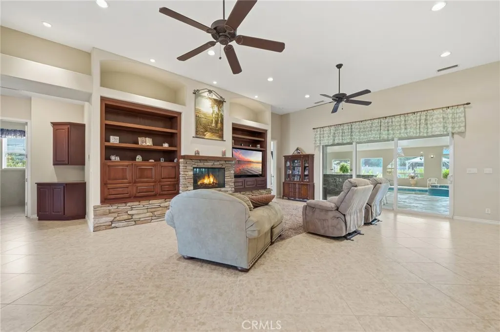 27951 Patti, Menifee, California 92585 home-pic-10