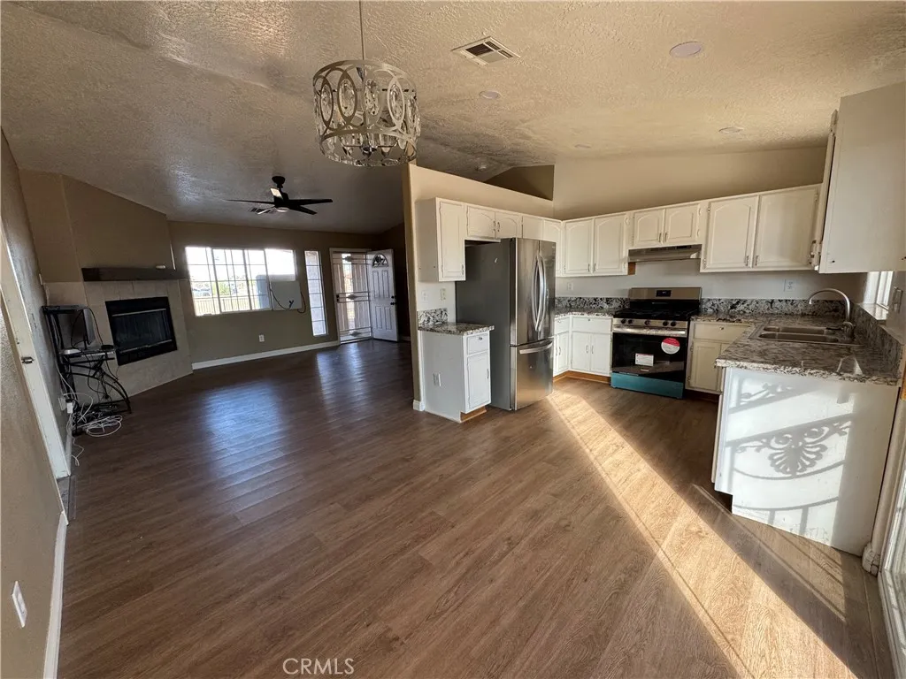 20953 South, Apple Valley, California 92307 home-pic-10