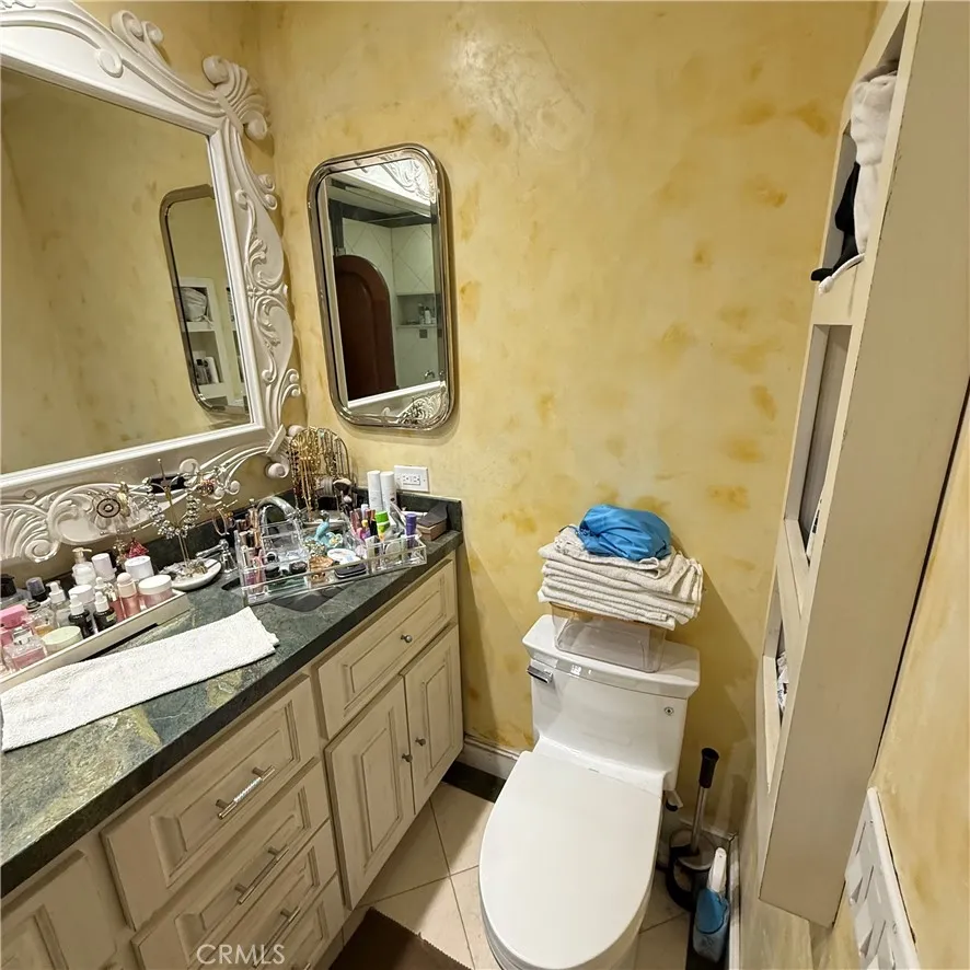 25225 Avenida Dorena, Newhall, California 91321 home-pic-25