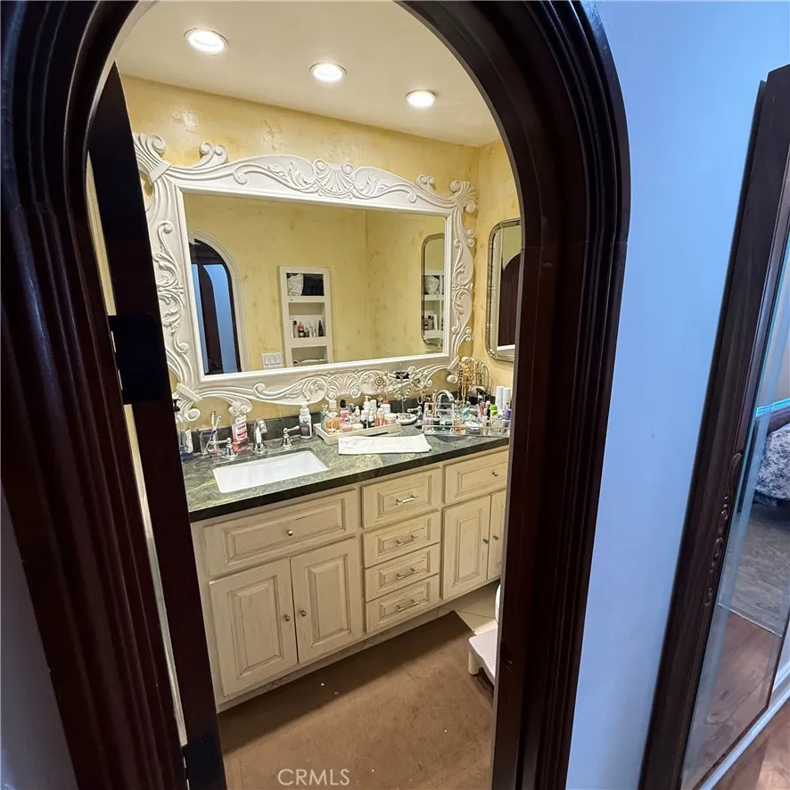 25225 Avenida Dorena, Newhall, California 91321 home-pic-24