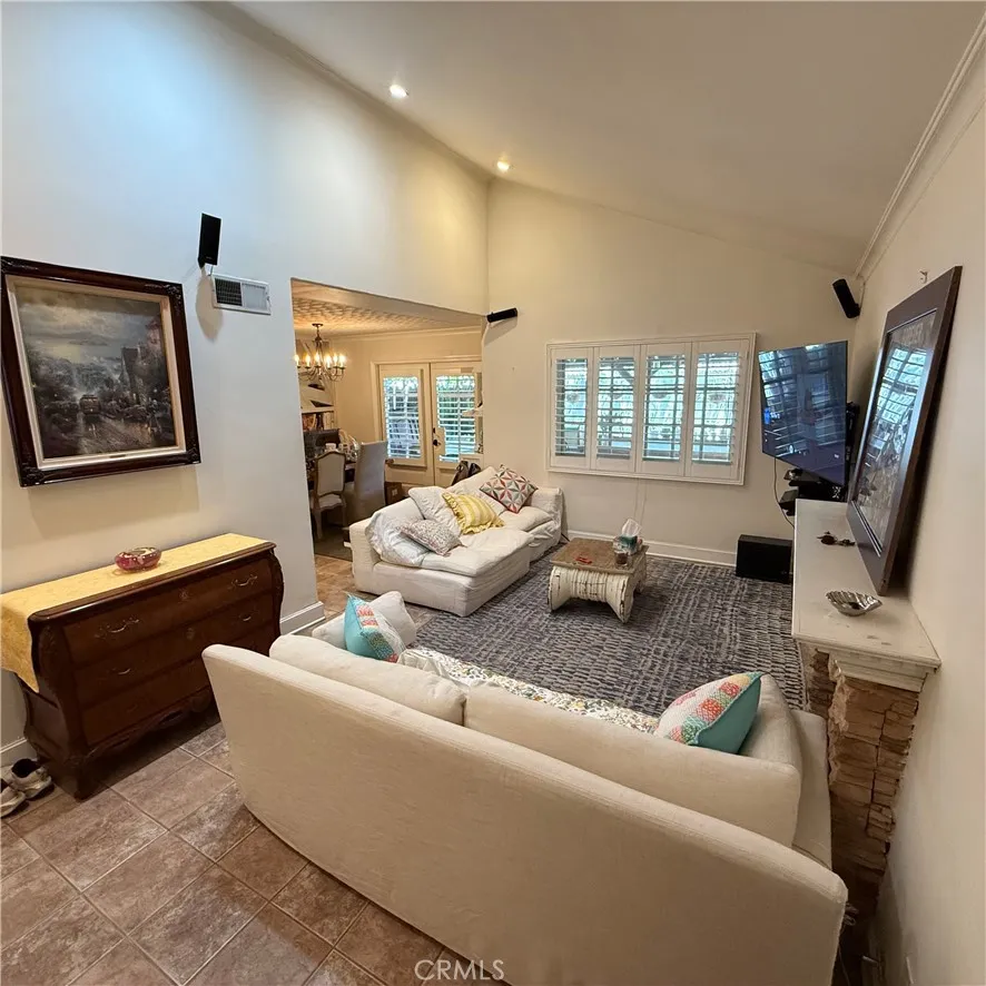 25225 Avenida Dorena, Newhall, California 91321 home-pic-1