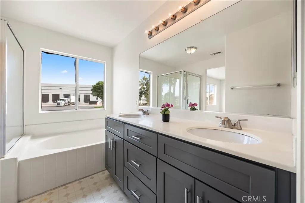 236 E Manchester Lane, San Bernardino, California 92408 home-pic-12