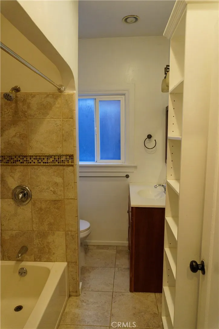 5700 Cimarron St, Los Angeles, California 90062 home-pic-11