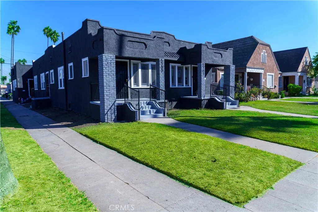 5700 Cimarron St, Los Angeles, California 90062 home-pic-1