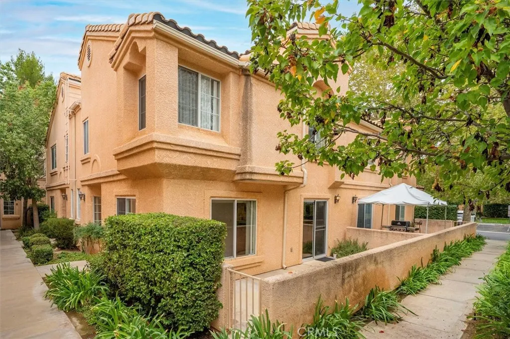 25126 Steinbeck Avenue D, Stevenson Ranch, California 91381 home-pic-0