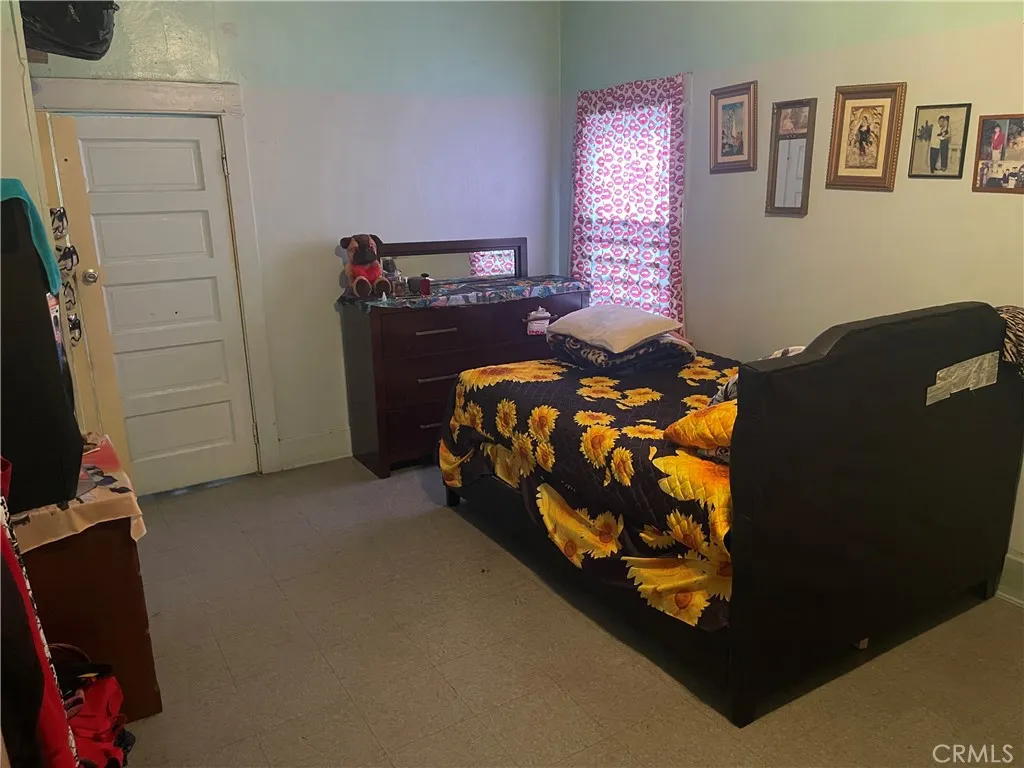 317 E 36th, Los Angeles, California 90011 home-pic-12