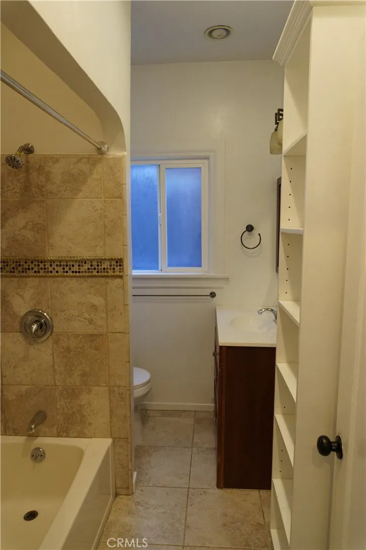 5700 Cimarron St, Los Angeles, California 90062 home-pic-12