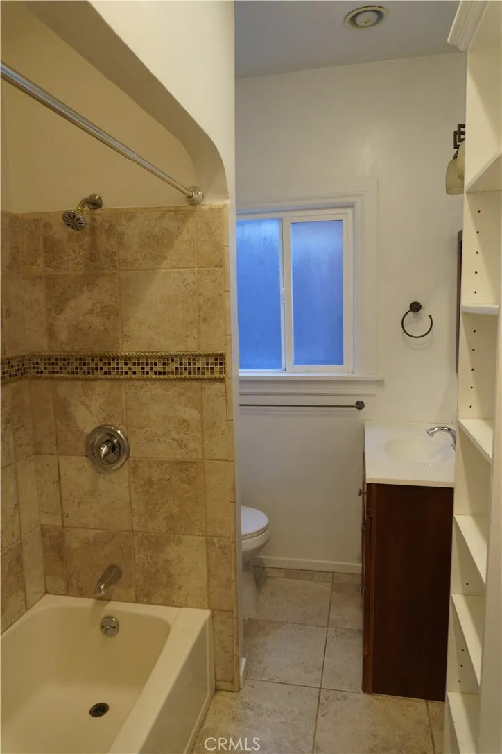 5700 Cimarron St, Los Angeles, California 90062 home-pic-11