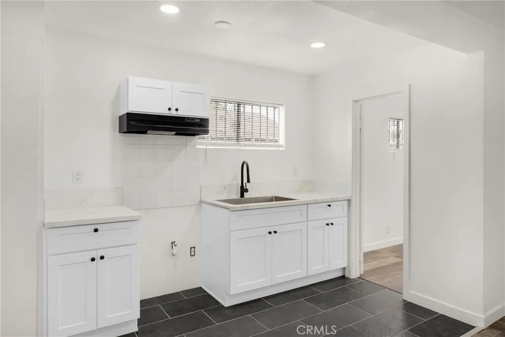 1257 E 51st, Los Angeles, California 90011 home-pic-22