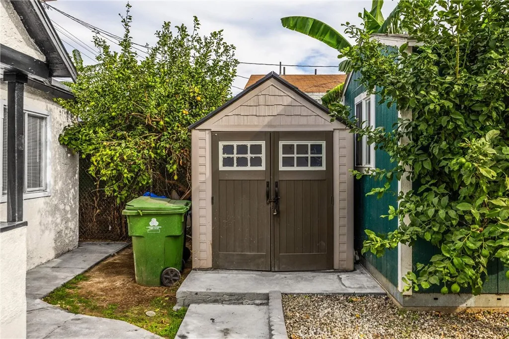 1257 E 51st, Los Angeles, California 90011 home-pic-16