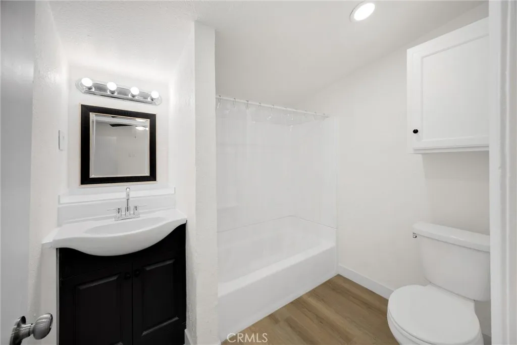 1257 E 51st, Los Angeles, California 90011 home-pic-8