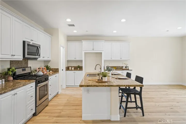3175 E Yountville, Ontario, California 91761