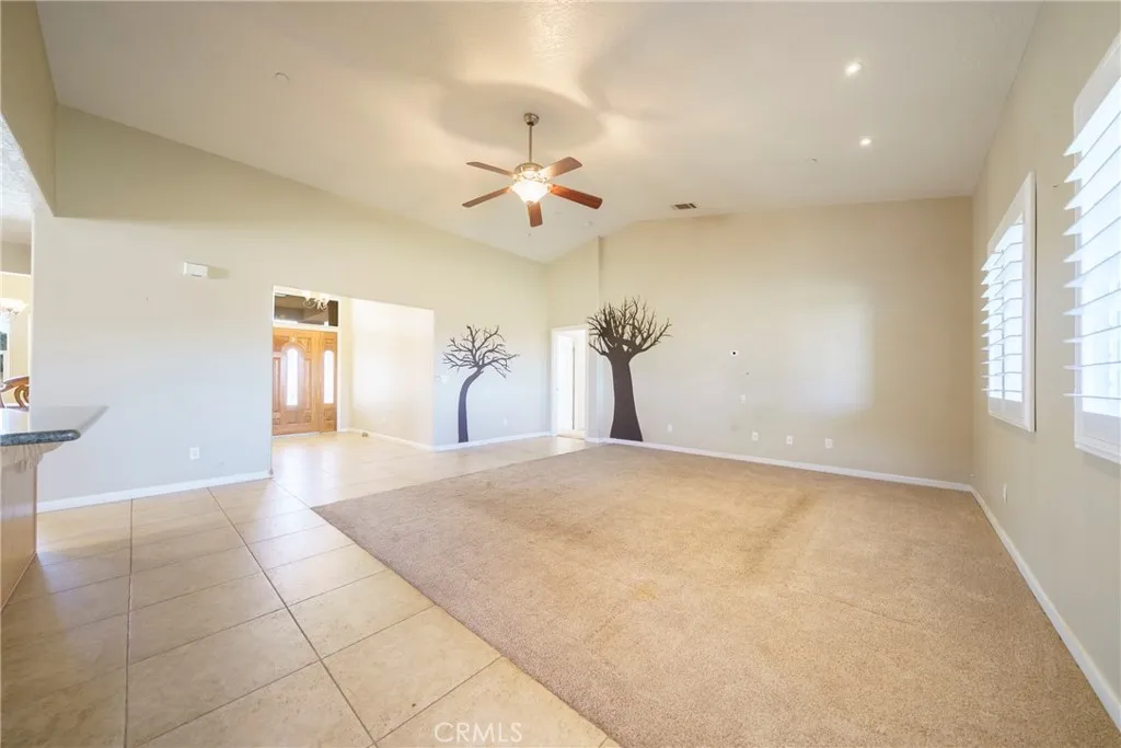 5378 Bellflower Street, Oak Hills, California 92344 home-pic-11