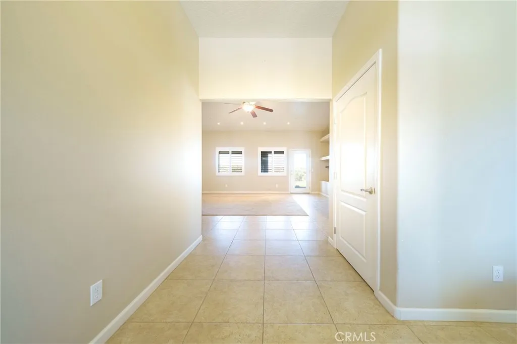 5378 Bellflower Street, Oak Hills, California 92344 home-pic-9