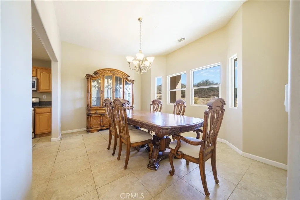 5378 Bellflower Street, Oak Hills, California 92344 home-pic-20