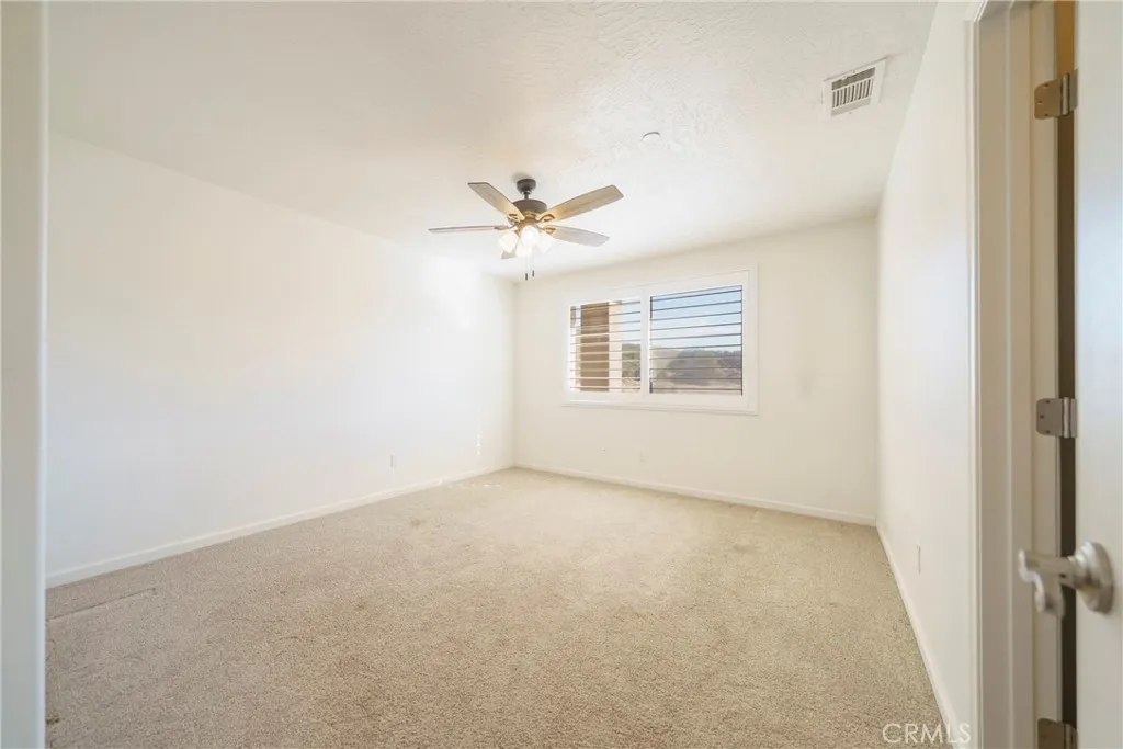 5378 Bellflower Street, Oak Hills, California 92344 home-pic-22