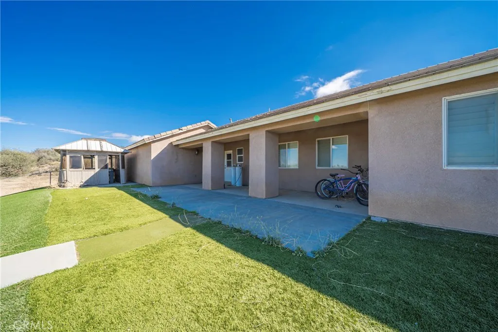5378 Bellflower Street, Oak Hills, California 92344 home-pic-41