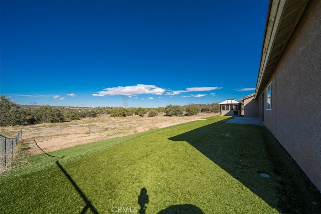 5378 Bellflower Street, Oak Hills, California 92344 home-pic-8