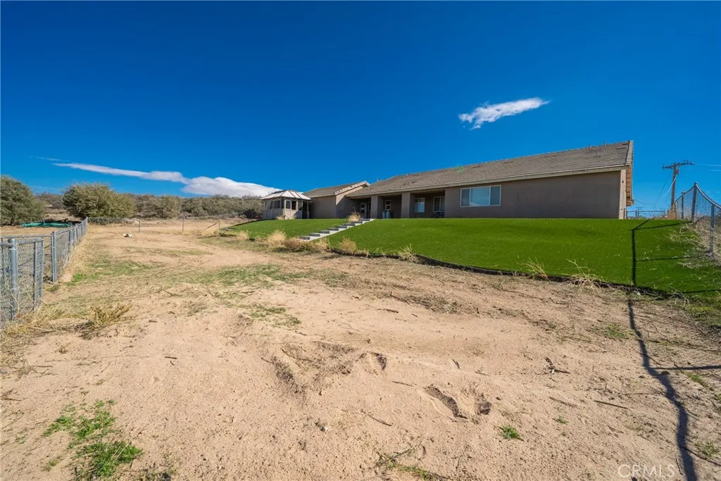5378 Bellflower Street, Oak Hills, California 92344 home-pic-39