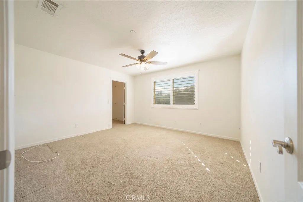 5378 Bellflower Street, Oak Hills, California 92344 home-pic-25