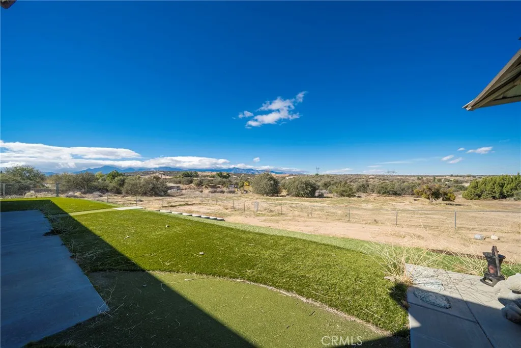 5378 Bellflower Street, Oak Hills, California 92344 home-pic-7