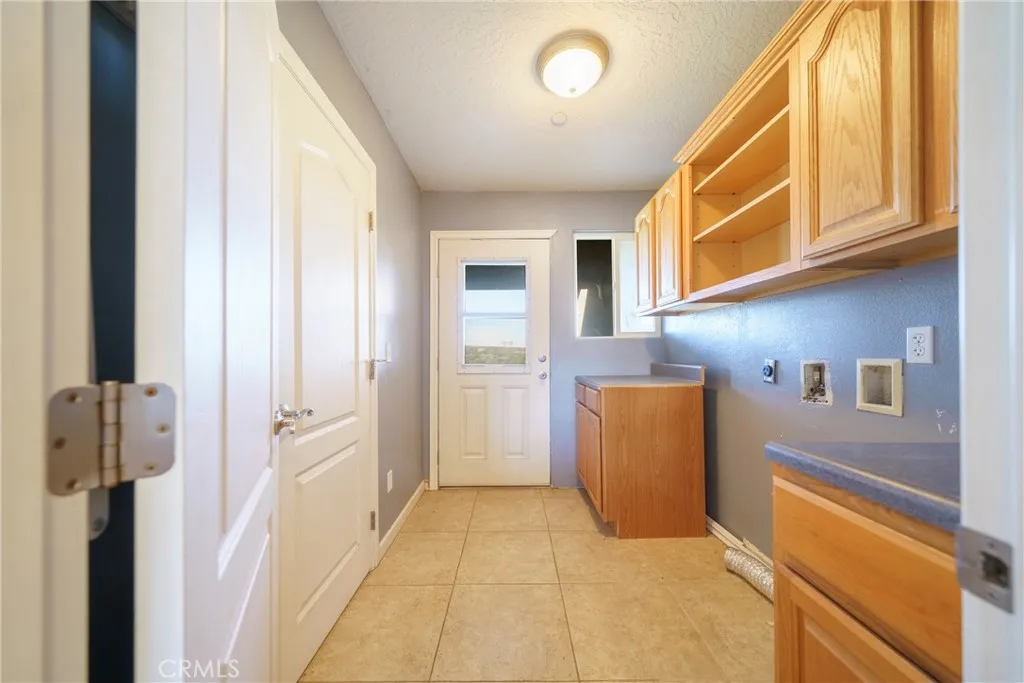5378 Bellflower Street, Oak Hills, California 92344 home-pic-17
